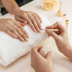 imgx9_page-notre-salon_manucure1